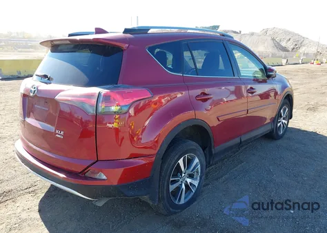 2018 Toyota Rav4 Xle z USA, uszkodzony, nr VIN JTMRFREVXJD255666